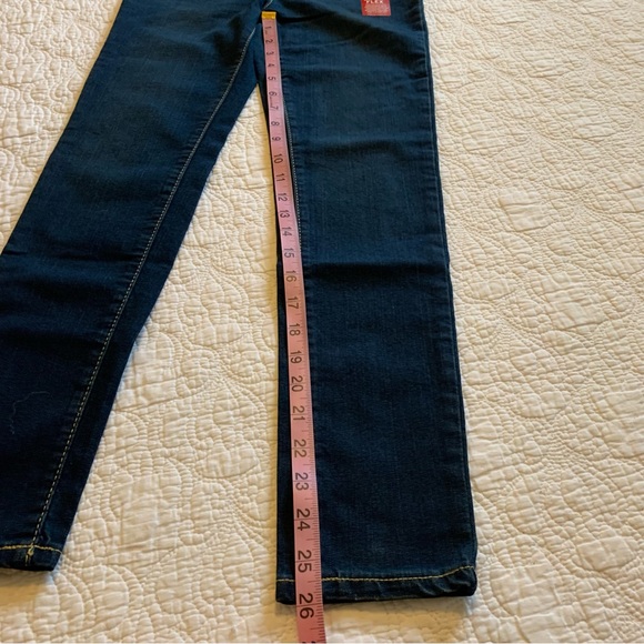 Levi’s 710 and lot of 3 tee shirts - Picture 6 of 15